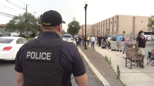 Frustrations Mount As Drivers Wait For Hours Outside New Jersey’s MVC Offices смотреть онлайн