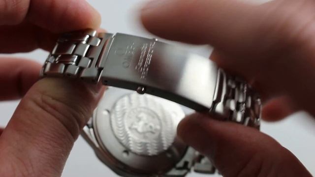 Omega Seamaster Diver 300M Watch Review смотреть онлайн