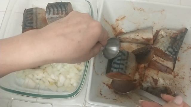 Скумбрія в мікрохвильовій печі за 8 хвилин (Простішого та смачнішого рецепта немає) смотреть онлайн