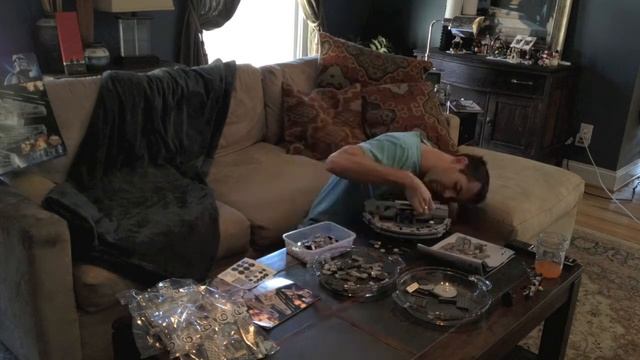 Lego Millennium Falcon (7965) смотреть онлайн