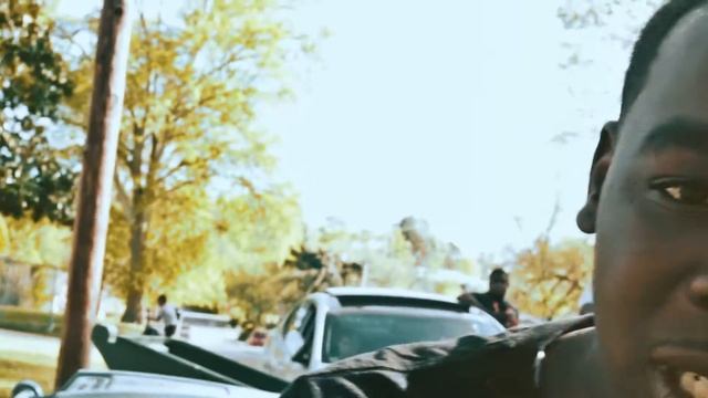 Khriz Robin - Back 2 Business (Official Music Video) смотреть онлайн