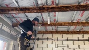 Монтаж и обустройство потолков в частном доме