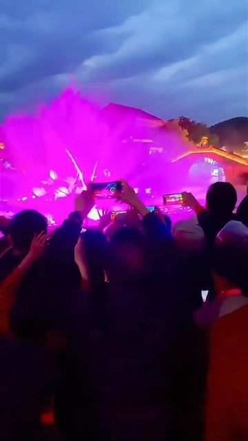 а давайте посмотрим фейерверк в честь китайского НГ.mp4