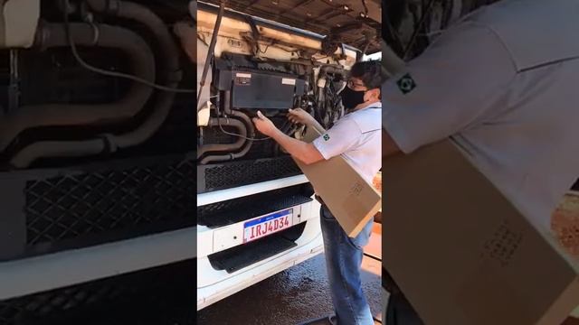 Troca Filtro Ar Condicionado - Iveco Stralis смотреть онлайн