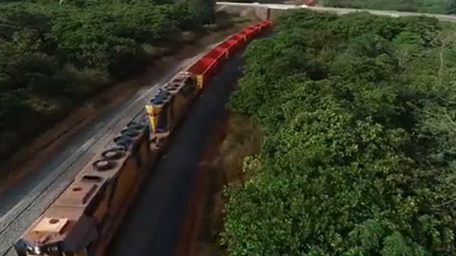 The first freight trains CRRC built for Guinea смотреть онлайн