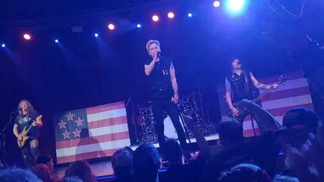 Skid Row's New Front Man Erik Grönwall Performing Monkey Business @ Ilani 0ct 7 2022 смотреть онлайн