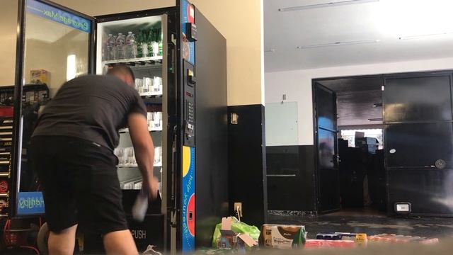 CG Advantage | First Collection!! | Jumping Into The Vending Business смотреть онлайн