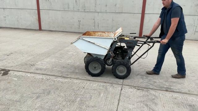 Lot 23 Petrol Driven Muck Truck смотреть онлайн