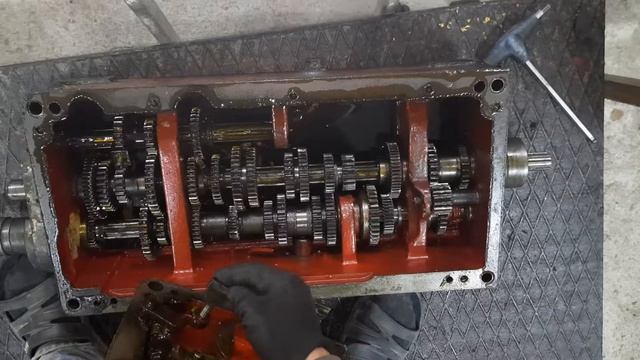 Demontare cutie de avansuri SN400 смотреть онлайн