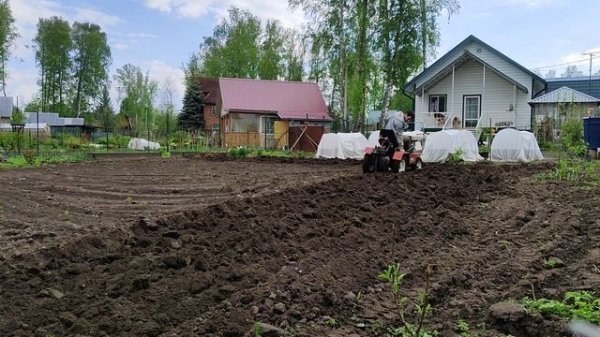 Агромаш МТ-110 : работа плугом улучшенной конструкции