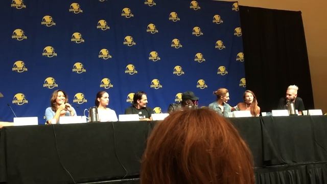 Wynonna Earp @ DragonCon 9/2/2017 [Full Panel] смотреть онлайн