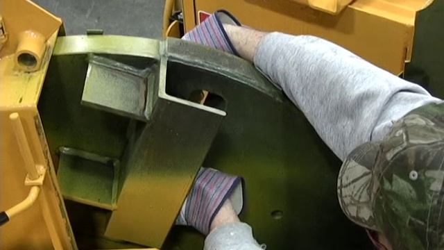 Bandit Chippers - Changing/Servicing Knives on a DISC-Style Chipper смотреть онлайн