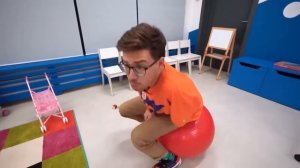 ВЛАД А4 НАДЕЛ КОЛГОТКИ И ПОПАЛ В ДЕТСКИЙ САД АНТИ-ВЕРСИЯ (ПЕРЕОЗВУЧКА)