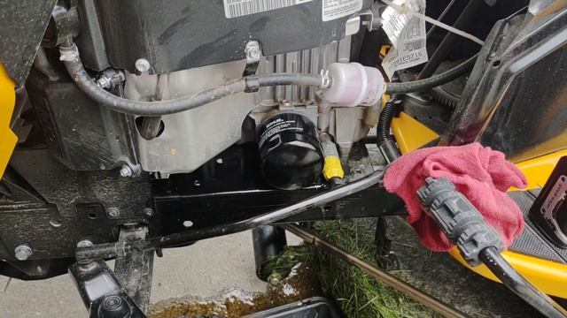 22 Cub Cadet XT1 ST54 Oil change смотреть онлайн
