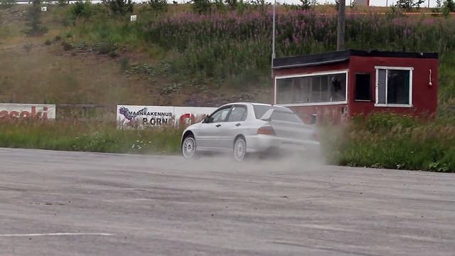 Mitsubishi Evolution смотреть онлайн