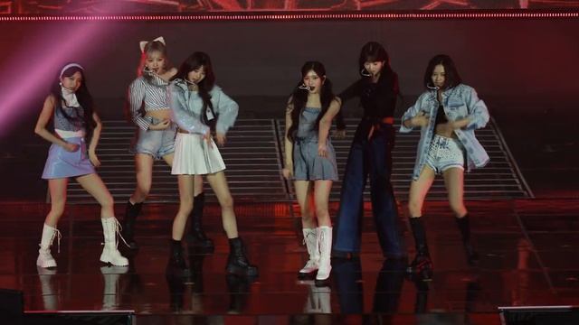 240309 아이브 ( IVE ) - Holy Moly [ 2nd Fanmeeting MAGAZINE IVE ] 직캠 смотреть онлайн
