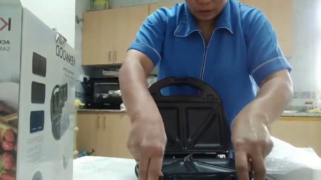Unboxing of Kenwood 3 in 1 Sandwich Maker (SMMO1.AOBK)Black смотреть онлайн