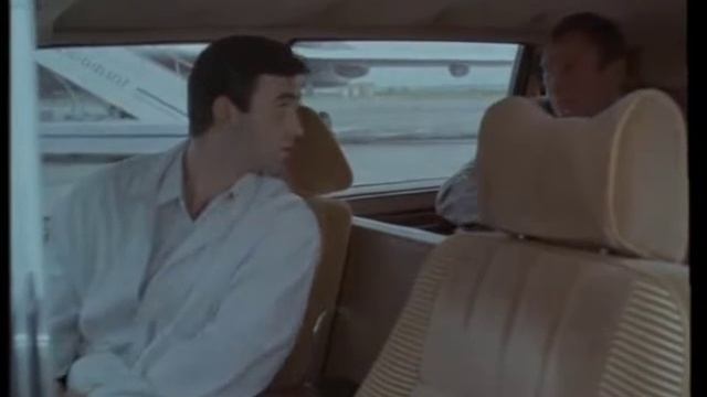 ГАЗ 14 Чайка в фильме "Мафия бессмертная" (1994) . смотреть онлайн