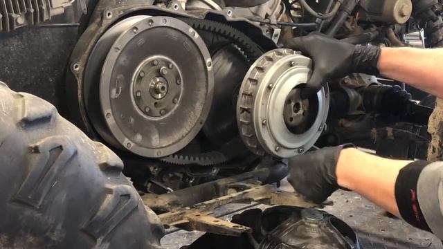 Yamaha Grizzly 550 / 700 - Belt Clutch Replacement - Remove Clutches