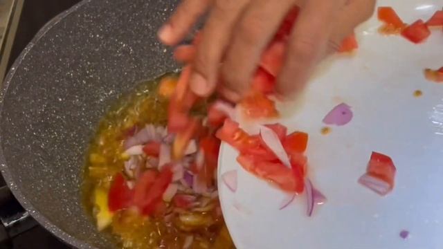 Sambal Ikan Selar Kuning // Sambal Yang Padu Di Makan Dengan Nasi Putih Bersama Kuah Masak Lemak. смотреть онлайн
