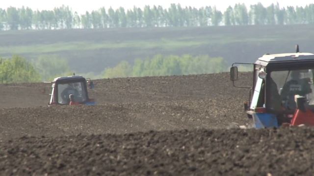 KUHN PLANTER 3 M - Semoirs monograines pneumatiques (En action) смотреть онлайн