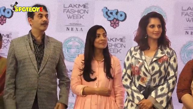 Sania Mirza Walks The Ramp At Lakme Fashion Week 2020 | SpotboyE смотреть онлайн