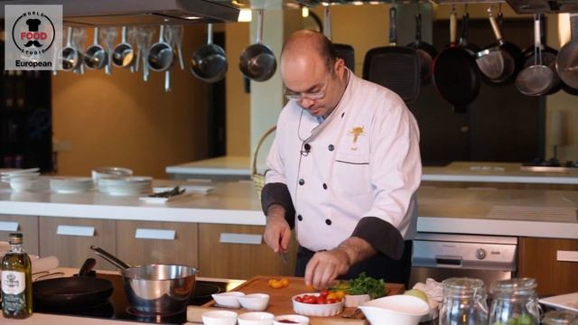 French Salad Nicoise with Tuna Fish - Chef Paul - World Food Studio смотреть онлайн