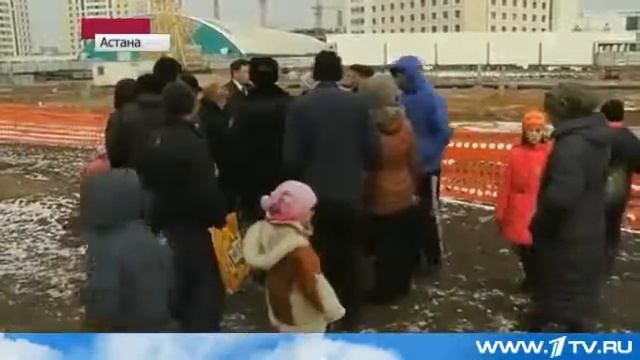 Две жительницы Казахстана протестуют на башенном кране смотреть онлайн