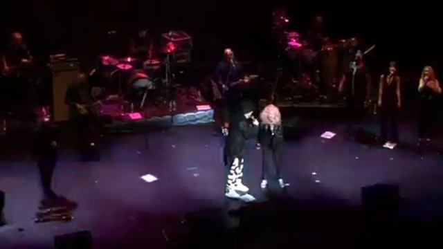 "Karma Chameleon" (live) - Boy George & Cyndi Lauper смотреть онлайн