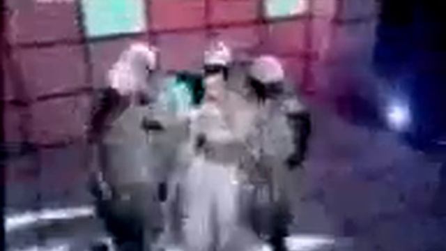 4 Strings - Take Me Away @ TOTP / 2002 смотреть онлайн