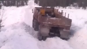 Дороги севера. Полноприводный грузовик на бездорожье УРАЛ /GAZ / КАМАЗ / ЗИМНИК