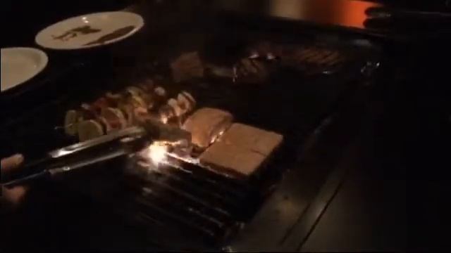 Dining review: Self-service grill fuels fun at Arthur Henry's смотреть онлайн