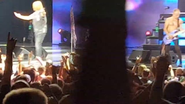Def Leopard смотреть онлайн