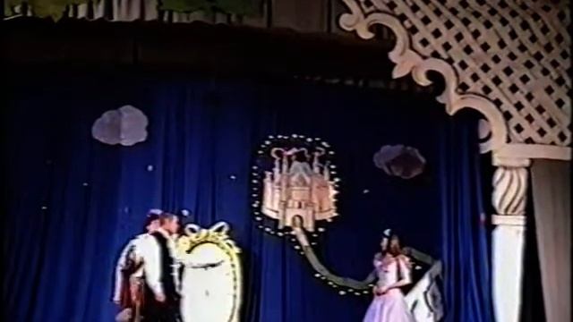 Е. Шварц. "Золушка". Спектакль школьной театральной студии МБОУ СОШ № 17. Режиссёр Н. Ф. Аглямова. смотреть онлайн