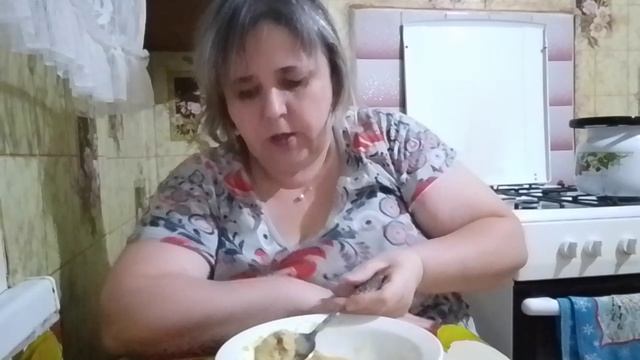 Мукбанг. Гороховое пюре с котлеткой, и чаек с блинчиками. Посмаковала и поболтала. смотреть онлайн