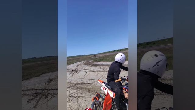 Махнул не глядя Skybike 200 на KTM 450... на 10 минут) смотреть онлайн