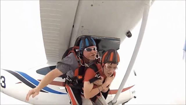 My First Tandem Skydive смотреть онлайн