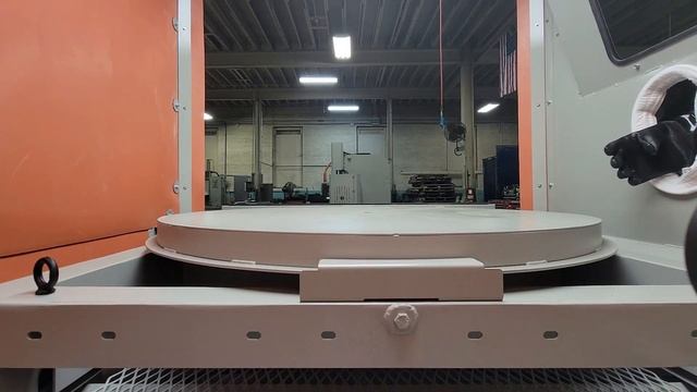 Sandblasting Cabinet in Motion with Powered Track, Powered Door, and Powered Turntable смотреть онлайн