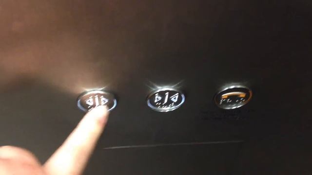 SKYSCRAPER QUEST 8-4: Johns Perry Mod. Schindler Hi-speed Traction Lifts (18-33) @ Aon Centre
