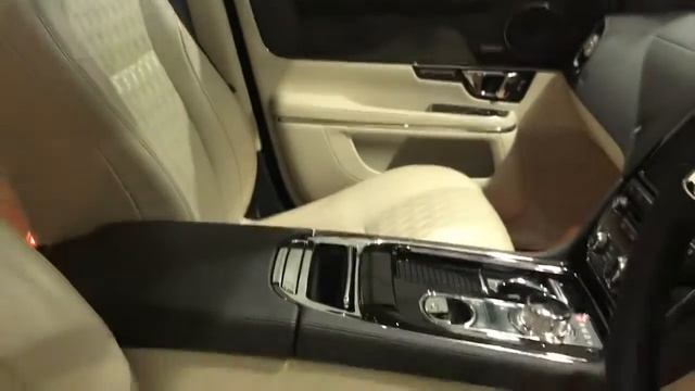 JAGUAR XJ 3.0 D V6 PORTFOLIO 4d AUTO