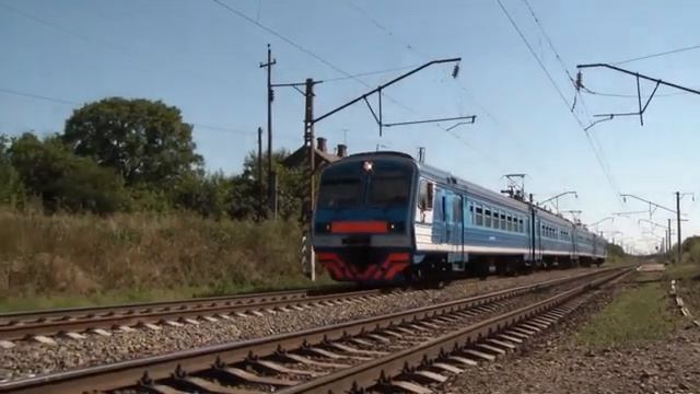 Электропоезд ЭД9М-0093 Прибытие и Отправление Кочевнчик смотреть онлайн