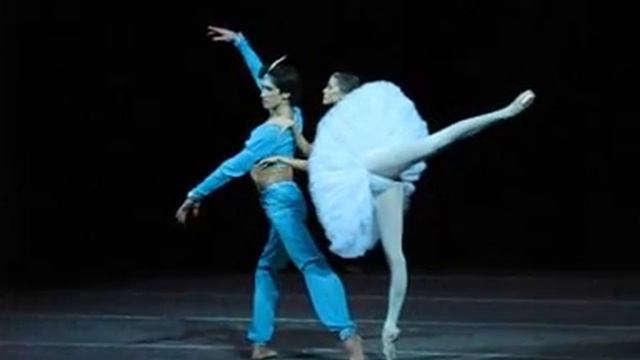 Alina Somova in La Bayadere. 2 of 3 смотреть онлайн