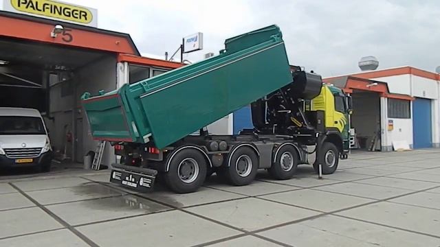 Terberg Met Palfinger Epsilon Kraan En Palfinger 2 Zijden Kipper