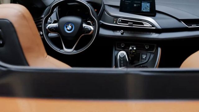 BMW i8 Roadster 'Born Electric' смотреть онлайн