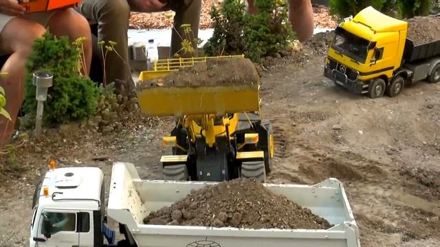 HUGE RC KOMATSU 500 Elsewhere смотреть онлайн