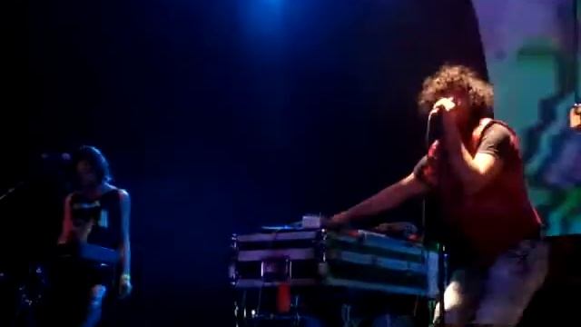 Neon Indian - Local Joke смотреть онлайн