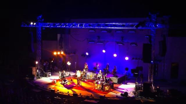 Vanessa Paradis a Gemenos. Concert en plein air. 17 juillet 10 смотреть онлайн