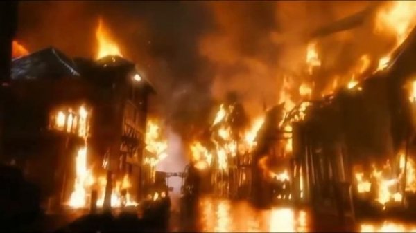 Smaug (Live action) VS. Queen Narissa Dragon