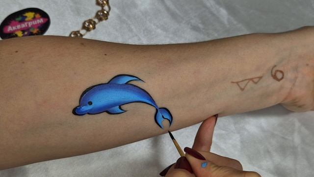 Дельфин аквагримом в технике One Stroke