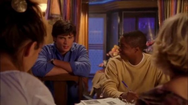 Smallville 2x04 - Red K Clark uses X-ray vision on Chloe and Lana